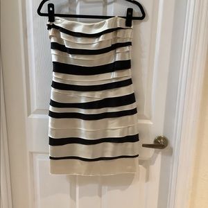 BCBGMAXAZRIA BLACK AND CREAM STRAPLESS DRESS